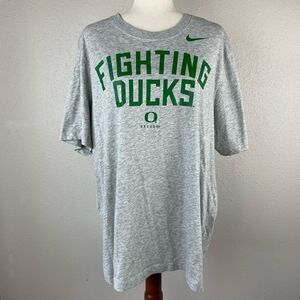 The Nike Tee Fighting Oregon Ducks Dri-Fit T-Shirt Size XL EUC